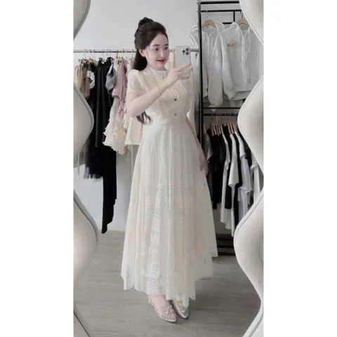 Đầm tơ phối ren cổ trụ hoạ tiết hoa hồ điệp tiểu thư Hàng có sẵn giao ngay,giá 460k, người ta đang bán 1tr5 Màu trắng