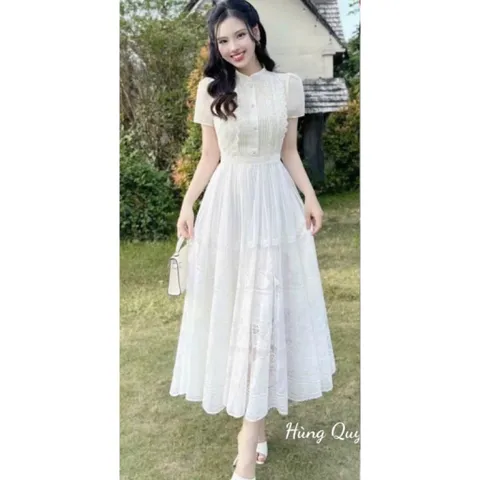 Đầm tơ phối ren cổ trụ hoạ tiết hoa hồ điệp tiểu thư Hàng có sẵn giao ngay,giá 460k, người ta đang bán 1tr5 Màu trắng