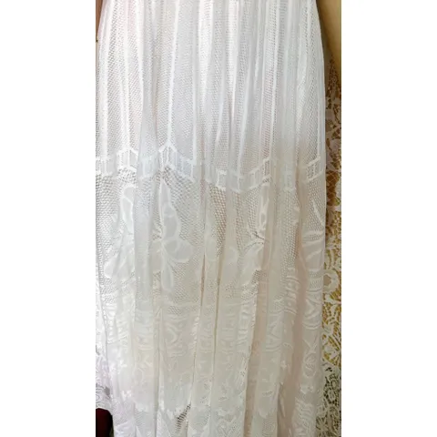 Đầm tơ phối ren cổ trụ hoạ tiết hoa hồ điệp tiểu thư Hàng có sẵn giao ngay,giá 460k, người ta đang bán 1tr5 Màu trắng