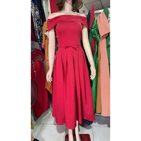 Đầm chấm bi trễ choàng vai nơ eo dáng dài Hàng coa sẵn giao ngay Giá 390k Size SML mặc đẹp Màu kem Hàng cao cấp
