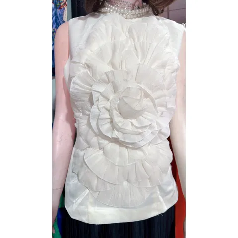 Áo kiểu cách điệu sang trọng Hàng có sẵn giao ngay Giá 280k Size SMLXL, dưới 70kg mặc đẹp Màu kem Dễ dàng phối chân váy