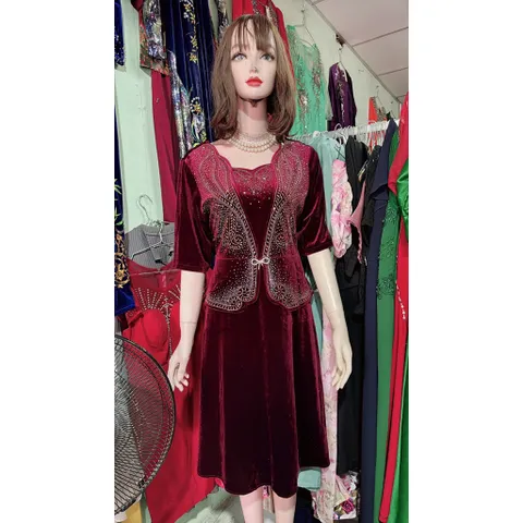 Đầm nhung ép đá che bụng siêu đẹp Hàng có sẵn giao ngay Giá 399k Màu đỏ đô Chất liệu nhung co giãn dễ mặc