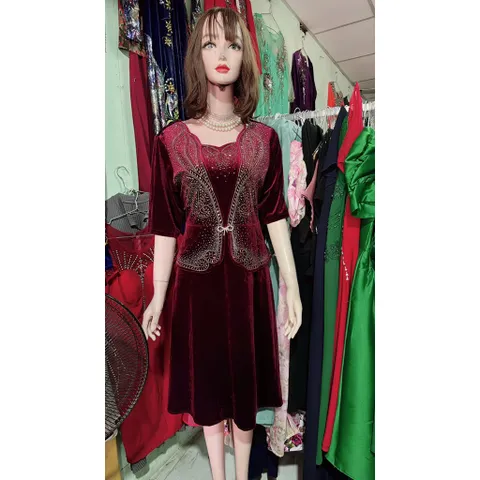 Đầm nhung ép đá che bụng siêu đẹp Hàng có sẵn giao ngay Giá 399k Màu đỏ đô Chất liệu nhung co giãn dễ mặc