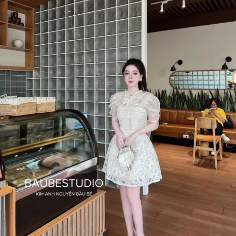 Đầm Ren Dây Kim Sa Phối Tơ Nơ Cổ Siêu Xinh Có Video Ảnh Thật Hàng có sẵn giao ngay S Màu trắng kem Giá 290k