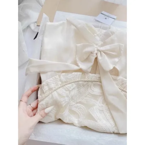 Đầm Ren Dây Kim Sa Phối Tơ Nơ Cổ Siêu Xinh Có Video Ảnh Thật Hàng có sẵn giao ngay S Màu trắng kem Giá 290k
