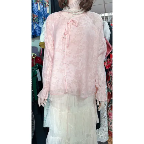 Áo kiểu tay dài hoạ tiết hoa siêu đẹp Hàng có sẵn giao ngay Giá 250k Màu hồng phấn Dứoi 70kg mặc đẹp