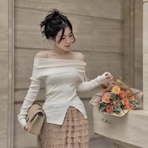 Áo thun nữ trễ vai tay dài form ôm xẻ tà thời trang, áo kiểu nữ chất vải thun mềm mại Hàng coa sẵn giao