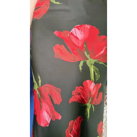 Chân vây hoa hồng siêu đẹp Chất liệu lụa pháp siêu đẹp Hàng có sẵn giao ngay Size SM mặc đẹp Giá 350k Hàng cao cấp