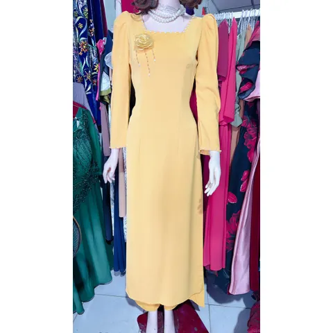 Áo Dài Truyền Thống Vải Lụa Mỹ, Cổ vuông Đính Hạt Cổ,Tay Trẻ Trung, Thủ Công  Giá 390k/ cả set gồm áo dài kèm quần