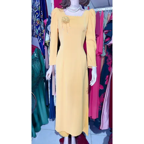 Áo Dài Truyền Thống Vải Lụa Mỹ, Cổ vuông Đính Hạt Cổ,Tay Trẻ Trung, Thủ Công  Giá 390k/ cả set gồm áo dài kèm quần