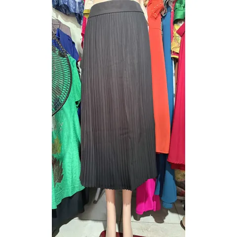 Chân Váy Maxi màu đen trơn Váy Maxi xếp ly cạp cao sang trọng Giá 250k Hàng có sẵn giao ngay Size SMLXL Eo dứoi 82cm