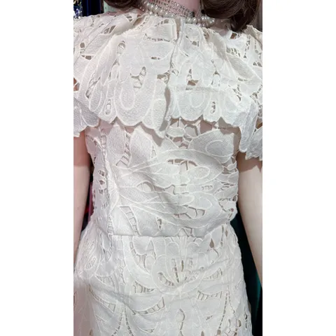 Set ren nổi siêu đẹp Màu trắng kem Hàng có sẵn giao ngay Size SMLXL2XL, eo dưới 82cm mặc đẹp Chân váy có sẵn lót quần