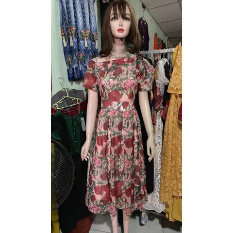 đầm thiết kế, đầm hoa hồng đỏ, cổ vát lệch vai siêu đẹp Giá 390k Hàng có sẵn giao ngay LXL Đủ size SMLXL Đúp lót