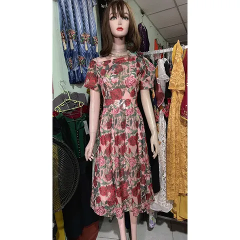 đầm thiết kế, đầm hoa hồng đỏ, cổ vát lệch vai siêu đẹp Giá 390k Hàng có sẵn giao ngay LXL Đủ size SMLXL Đúp lót