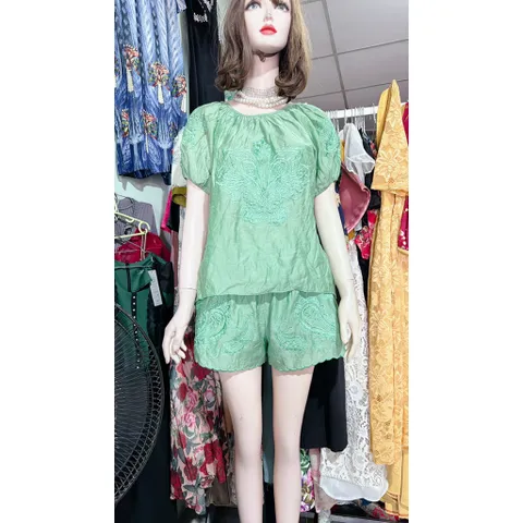 Set Đồ Nữ đi biển siêu đẹp,  Thêu Xinh Xắn  Chất liệu: Lụa thái mềm mịn , nhẹ , siêu mát Đường chỉ may tinh tế