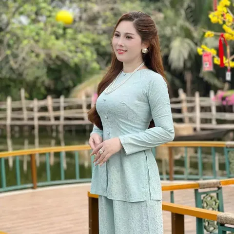 Bộ Gấm Dệt Hoa Cúc Cao Cấp Nút Bọc Cổ Tròn Dây Kéo Tay Dài Giá 350k/ cả bộ Hàng có sẵn giao ngay XL Size SMLXL