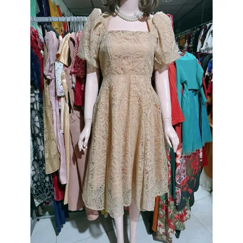 ĐẦM REN MÀU nâu tây dày dặn  Giá 350k  Hàng có sẵn giao ngay S Size S, eo dưới 68cm Chất liệu ren cao cấp, đúp lót 2 lớp