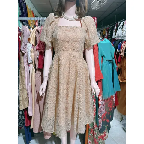 ĐẦM REN MÀU nâu tây dày dặn  Giá 350k  Hàng có sẵn giao ngay S Size S, eo dưới 68cm Chất liệu ren cao cấp, đúp lót 2 lớp