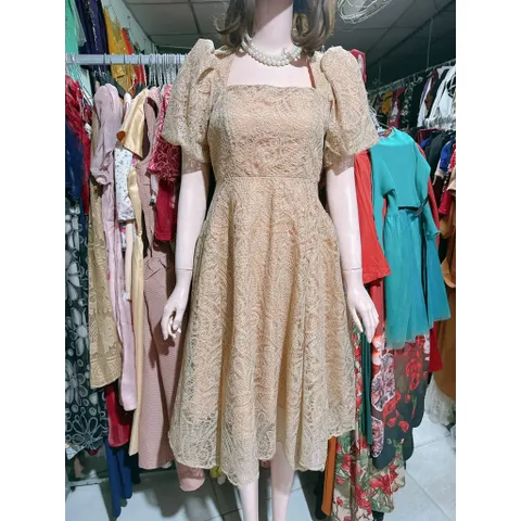 ĐẦM REN MÀU nâu tây dày dặn  Giá 350k  Hàng có sẵn giao ngay S Size S, eo dưới 68cm Chất liệu ren cao cấp, đúp lót 2 lớp