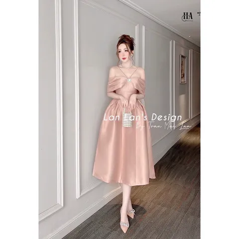 Đầm hồng cao cấp đính kết Giá 390k Hàng tapta cao cấp Hàng có sẵn giao ngay M