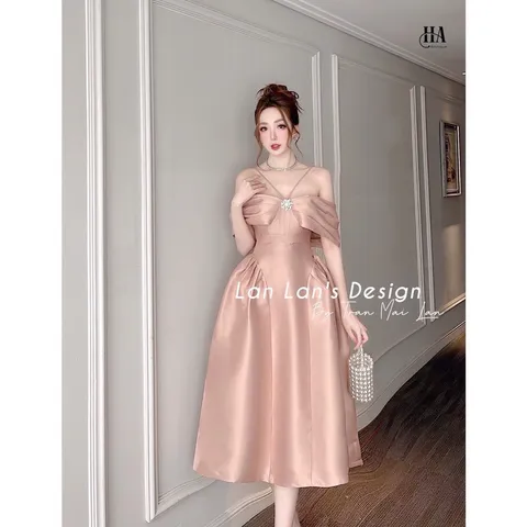 Đầm hồng cao cấp đính kết Giá 390k Hàng tapta cao cấp Hàng có sẵn giao ngay M