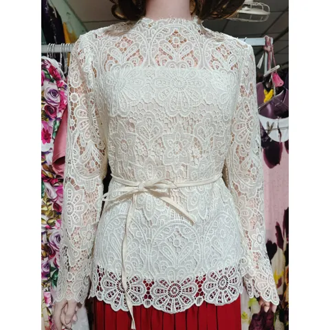ÁO Ren TIỂU THƯ DÀI TAY PHỐI LƯỚI MỀM MẠI. ÁO ren TRẮNG TRẺ TRUNG DỰ TIỆC . Giá 220k Hàng có sẵn giao ngay Size SM