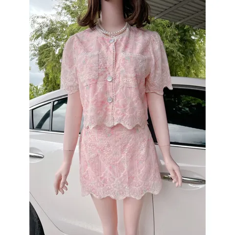 Set áo + chân váy có sẵn lót quần , eo vừa dây kéo vừa bo chun co giãn dễ mặc  Hàng có sẵn giao ngay  Giá 350k/ cả set