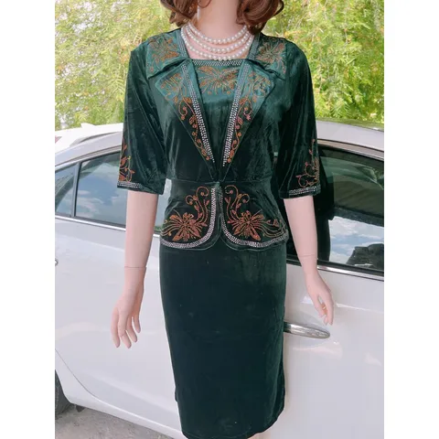 ĐẦM NHUNG vest TRUNG NIÊN CAO CẤP  Hàng có sẵn giao ngay Chất liệu nhung  Giá 390k ( shop khác đang bán gần 6xx)