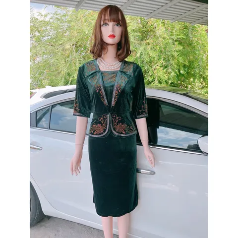 ĐẦM NHUNG vest TRUNG NIÊN CAO CẤP  Hàng có sẵn giao ngay Chất liệu nhung  Giá 390k ( shop khác đang bán gần 6xx)