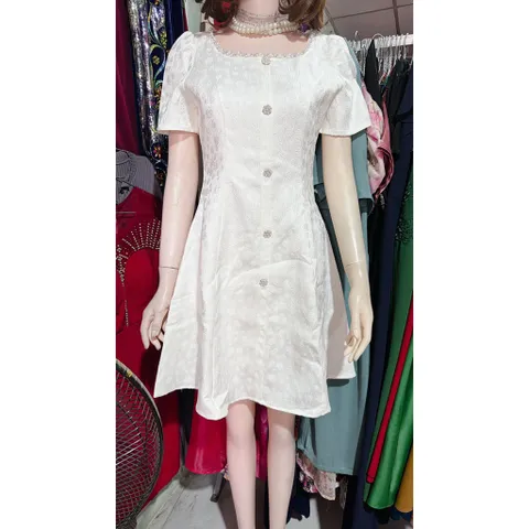 Đầm dự tiệc thiết kế cổ đính đá sang trọng,sang chảnh , thanh lịch Chất liệu gấm nổi siêu đẹp Giá 320k sẵn giao ngay S