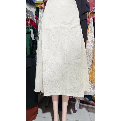 Chân váy ren họa tiết hoa siêu đẹp dáng dài Hàng có sẵn giao ngay L Size SML Giá 350k Màu kem