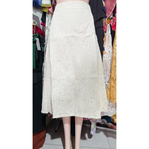 Chân váy ren họa tiết hoa siêu đẹp dáng dài Hàng có sẵn giao ngay L Size SML Giá 350k Màu kem