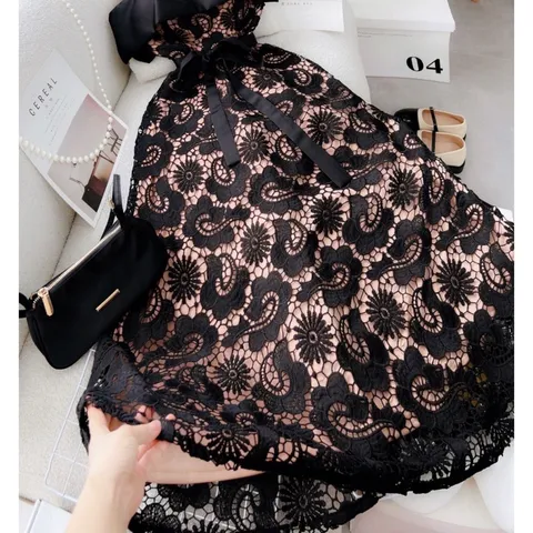 VÁY REN HOA VINTAGE CỘT EO DÂY PHỐI DÂY KÉP  Giá 420k Hàng có sẵn giao ngay Hàng ren cao cấp