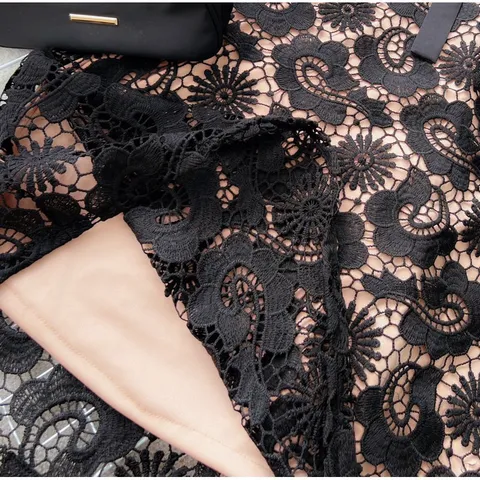VÁY REN HOA VINTAGE CỘT EO DÂY PHỐI DÂY KÉP  Giá 420k Hàng có sẵn giao ngay Hàng ren cao cấp