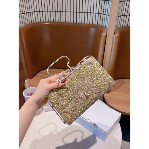 Túi cầm tay ngọc nhân tao đính lấp lánh kèm dây xích đeo chéo sang chảnh Hàng có sẵn giao ngay Có màu vàng + trắng + đ