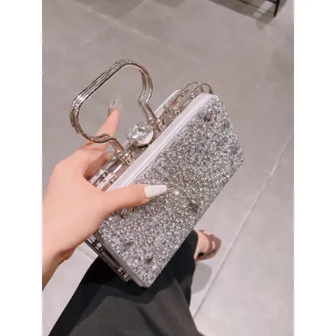 Túi cầm tay ngọc nhân tao đính lấp lánh kèm dây xích đeo chéo sang chảnh Hàng có sẵn giao ngay Có màu vàng + trắng + đ