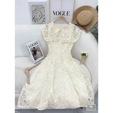 Đầm ren như hình Có size XL , L ,… Giá 390k Hàng có sẵn giao ngay Hàng đường may đẹp, kỹ, đúng mô tả.