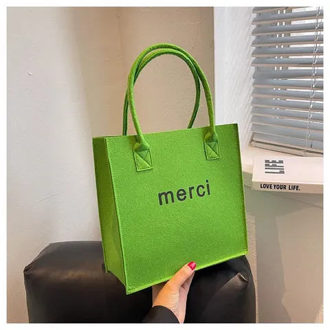 Túi xanh mecri Giá 90k size to ạ 💚ạ màu sắc có thể thay đổi tuỳ thuộc bị hiển thị 💚 ai đồ đó