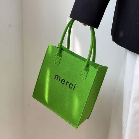 Túi xanh mecri Giá 90k size to ạ 💚ạ màu sắc có thể thay đổi tuỳ thuộc bị hiển thị 💚 ai đồ đó