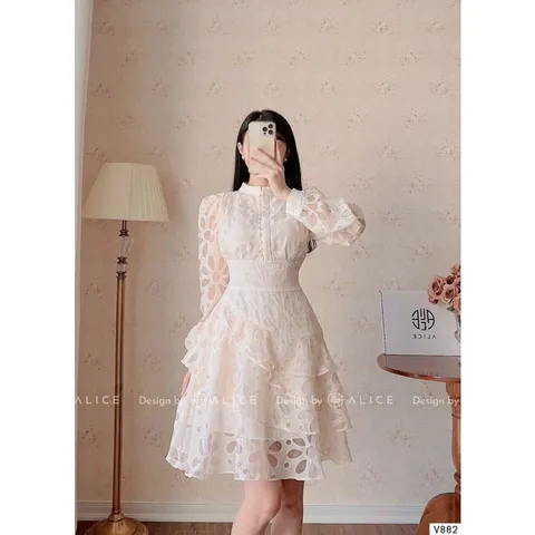 ĐẦM REN TƠ PHỐI CÚC NGỌC 2 LỚP Giá 360k hàng có sẵn giao ngay L