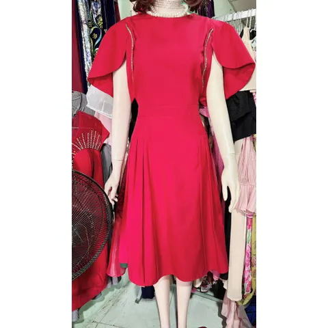 Đầm đỏ che bắp tay siêu đẹp Giá 290k Hàng có sẵn giao ngay Đủ size tới XL, eo dưới 80cm mặc đẹp