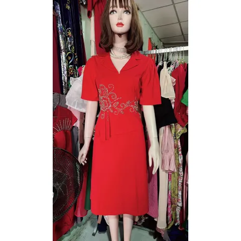 ĐẦM ĐÍNH kết ĐÁ SANG TRỌNG  Hàng có sẵn giao ngay Giá 420k Đủ size SMLXL Màu đỏ , đính kết tay thủ công tỉ mỉ