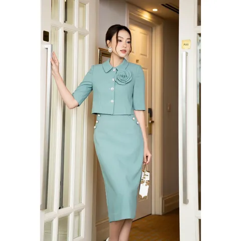 Set gồm áo + đầm ben trong Giá 299k Hàng đẹp cao cấp Size L và size XL Hàng có sẵn giao ngay