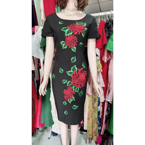 Đầm thêu hoa nổi, chất liệu tuyết mưa cao cấp, đúp lót 2 lớp Hàng có sẵn giao ngay L Đủ size SMLXL, eo dứoi 78cm mặc đẹp