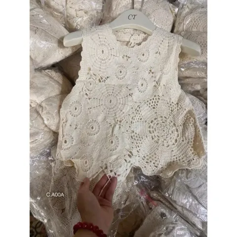 ÁO REN 3 LỖ HOẠ TIẾT XINH XỈU áo ren lưới mặc đi biển đi chơi hàng chuẩn quảng châu Giá 190k Màu kem Hàng có sẵn giao