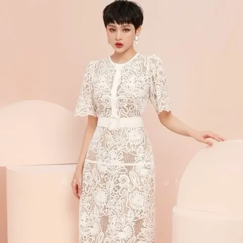 ĐẦM BODY REN CAO CẤP Eo dưới 70cm mặc đẹp Màu kem Hàng có sẵn giao ngay M Size SM Giá 390k Đúp lót 2 lớp
