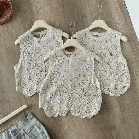 ÁO REN 3 LỖ HOẠ TIẾT XINH XỈU áo ren lưới mặc đi biển đi chơi hàng chuẩn quảng châu Giá 190k Màu kem Hàng có sẵn giao
