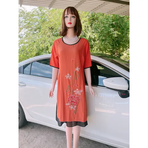 Áo dài cách tân thiết kế chất liệu voan chiffon thêu tay đính kết nổi cao cấp Áo dài cách tân đính kết đá, có màu cam