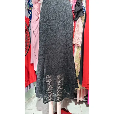 Chân Váy dáng Dài  Đuôi Cá Ren Màu đen Size SMLXL Hàng có sẵn giao ngay Giá 250k Đúp lót 2 lớp, eo có bo chun co giãn