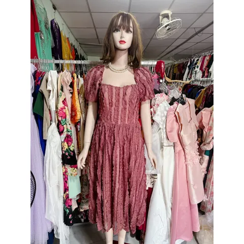 Đầm ren dáng dài Hàng có sẵn giao ngay Size SMLXL, eo dưới 84 cm mặc đẹp Có sẵn mút ngực, phía sau hở lưng nhẹ Giá 390k